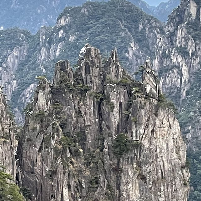 黄山を見ずして山を見たと言うなかれ。高圧的ですが納得です
