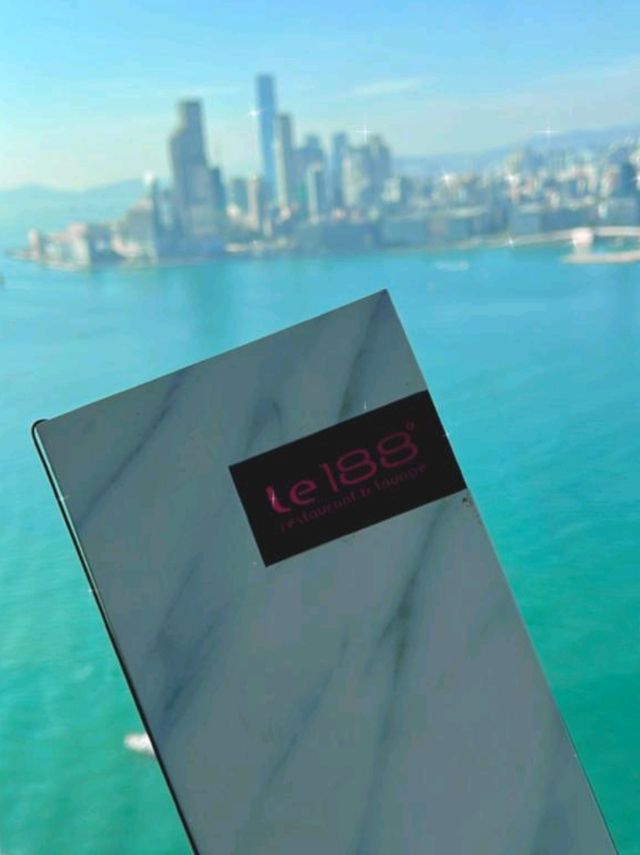 港女下午茶配超靚海景😍