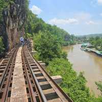 นั่งรถไฟไปถ้ำกระแซ จ.กาญจนบุรี