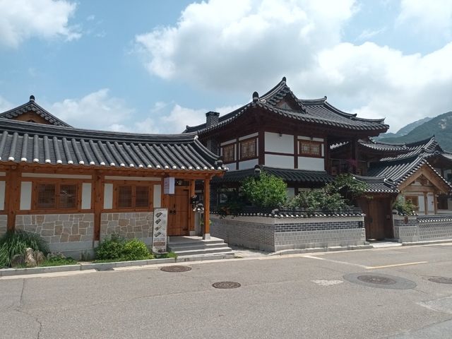 ชมบ้านสไตล์โบราณแบบฮันอกของเกาหลีใต้