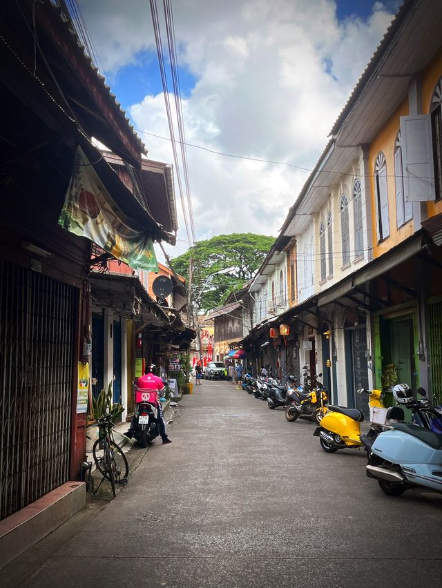 ร้านข้าวตังโบราณ หอม กรอบ อร่อย ที่ชุมชนริมน้ำฯ