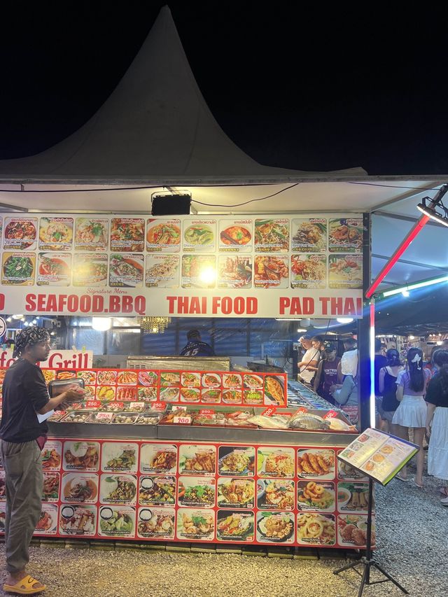 กินเพลิน สตรีทฟู้ดที่ตลาดอ่าวนาง แลนด์มาร์ค กระบี่