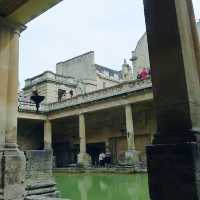 Explore historic Roman Baths in Bath 🇬🇧