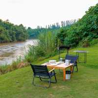 ที่พักติดริมแม่น้ำแคว The Tryst River Kwai