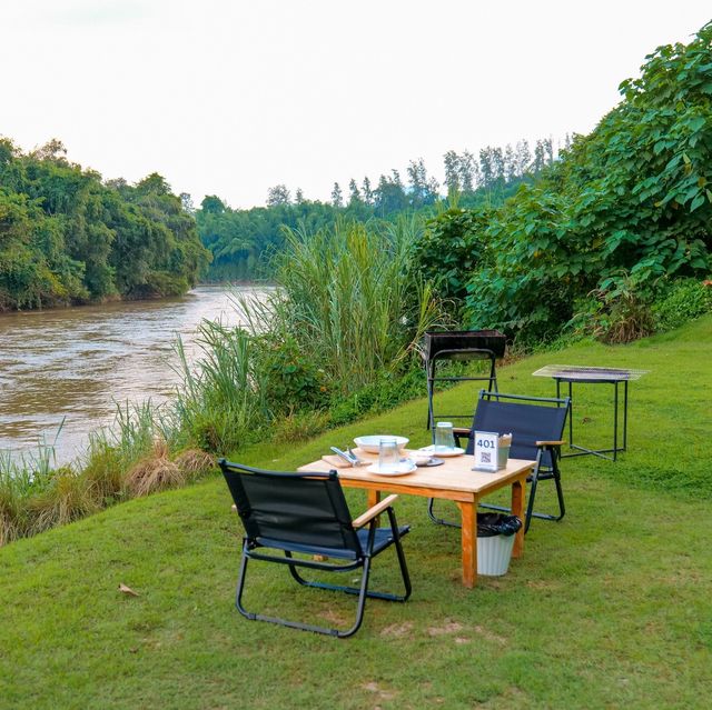 ที่พักติดริมแม่น้ำแคว The Tryst River Kwai