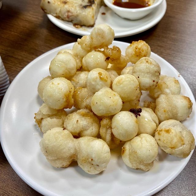 【高雄】榮興港式宵夜｜道地平價港式宵夜店 臘味蘿蔔糕好好吃！