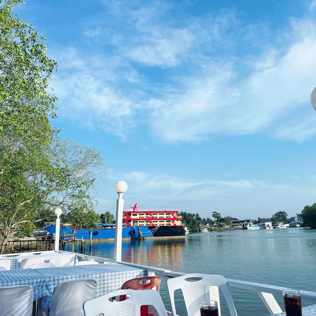 สวนอาหารริเวอร์ไซด์การ์เด้น (Riverside Garden Rest