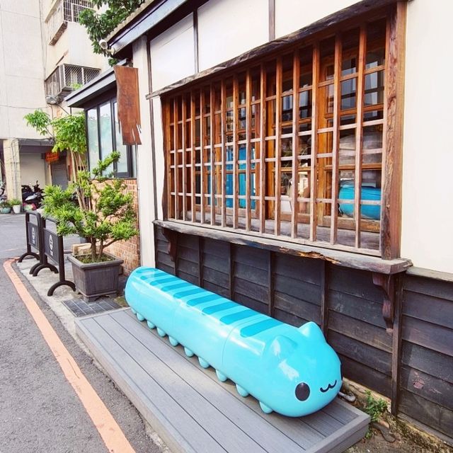 Shopping for Capoo the blue cat souvenirs