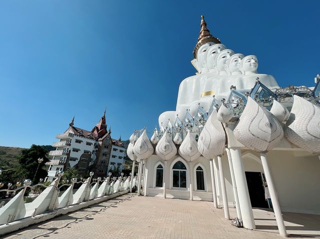 วัดพระธาตุผาซ่อนแก้ว