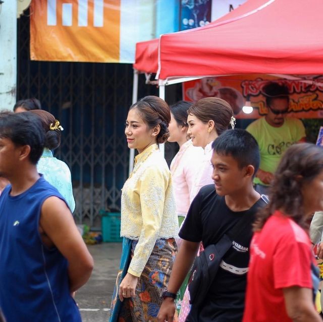 ถนนคนเดินย้อนยุคตะกั่วป่า กินขนม ชมเมืองเก่า