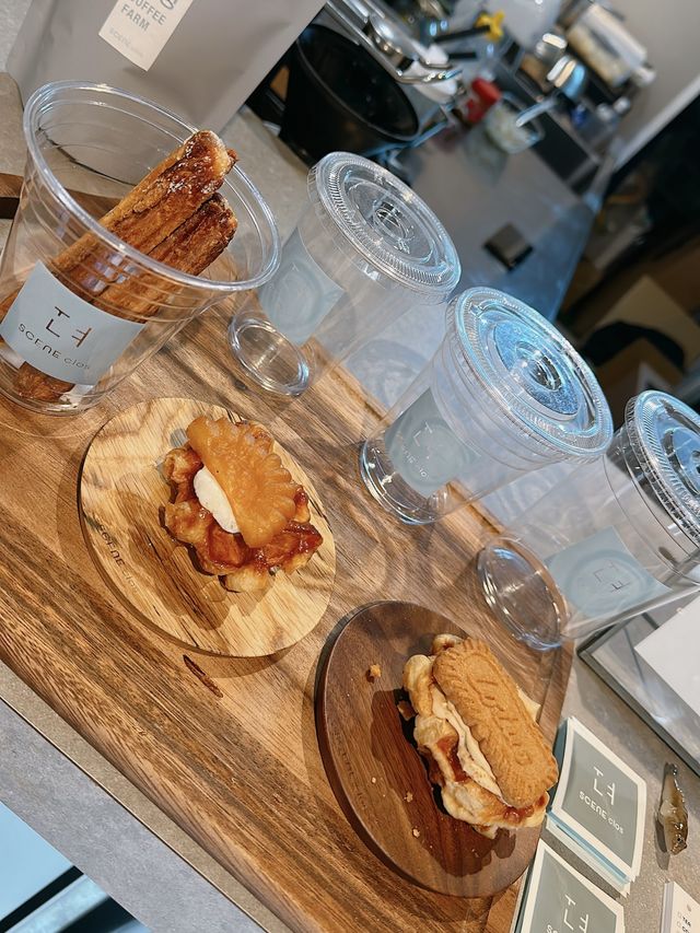 新大久保 韓国セレクトショップが手がけているカフェ 