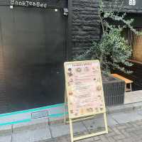 聖誕氛圍濃厚的nuibox cafe，推薦大家去！