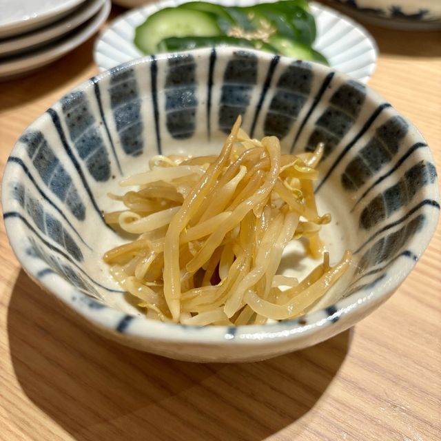 【大阪・阪急梅田】朝5時まで営業する餃子が美味しい居酒屋「大衆酒場 はち」