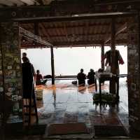 ก๋วยเตี๋ยวห้อยขา บ้านจ่าโบ่ 
