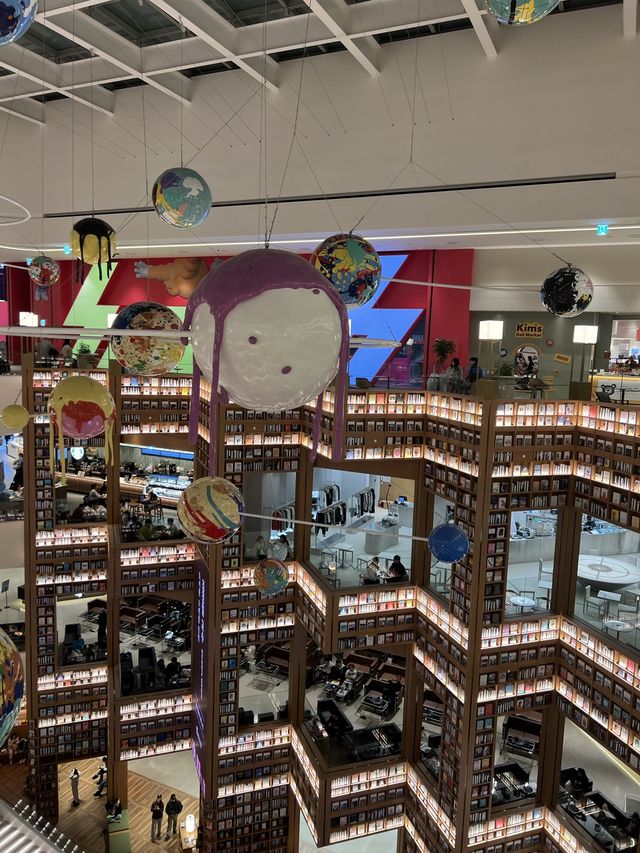 韓国/京畿道【水原】ピョルマダン図書館