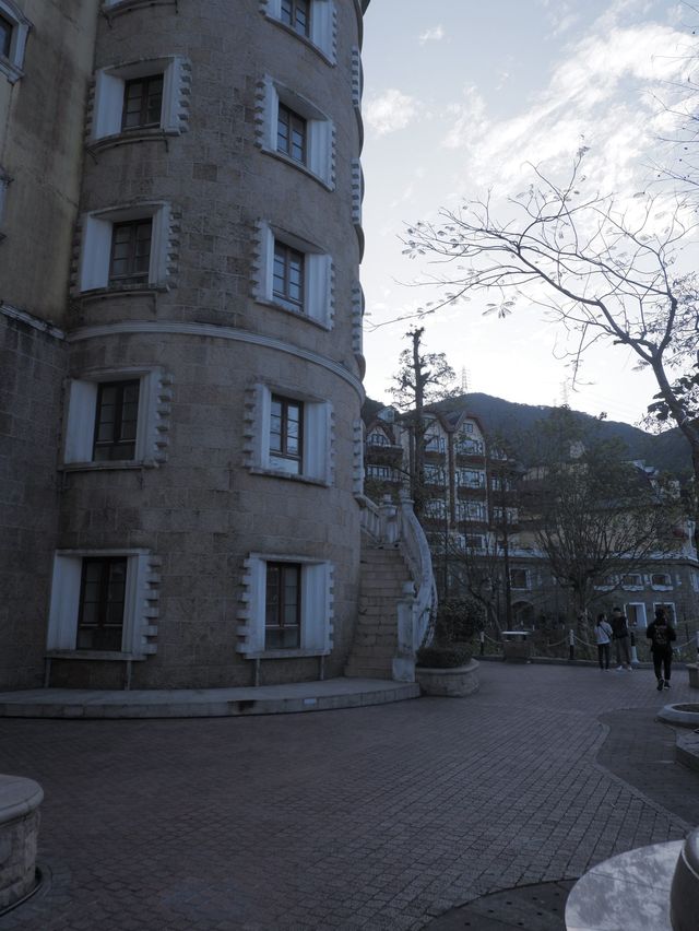 深圳東部華僑城：模仿歐洲瑞士小城的茵特拉根酒店，童話般的仙境感覺