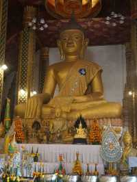 ไหว้พระริมฝั่งโขง