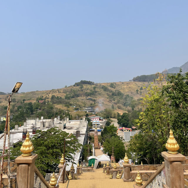 วัดพระธาตุผาซ่อนแก้ว