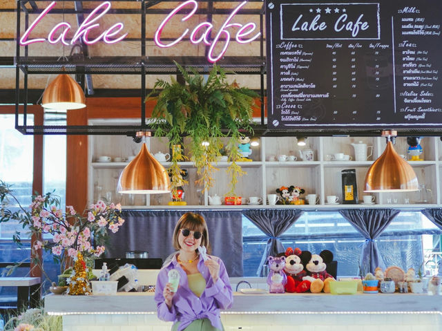 🛖 นอนห้องพักสไตล์มัลดีฟที่ Lake Heaven Resort