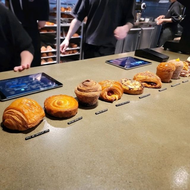 【墨爾本CBD】 Lune Croissanterie 牛角包值得大排長龍嗎？