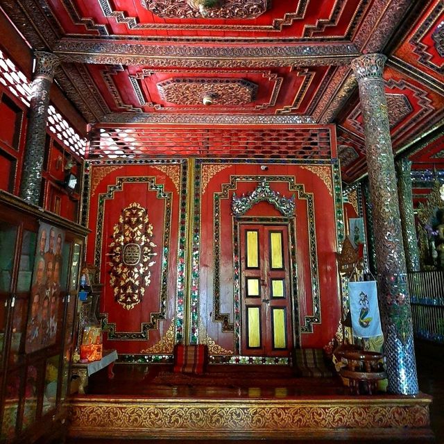 วัดศรีรองเมือง ชมวิหารไม้สักทองสวยที่สุดในลำปาง
