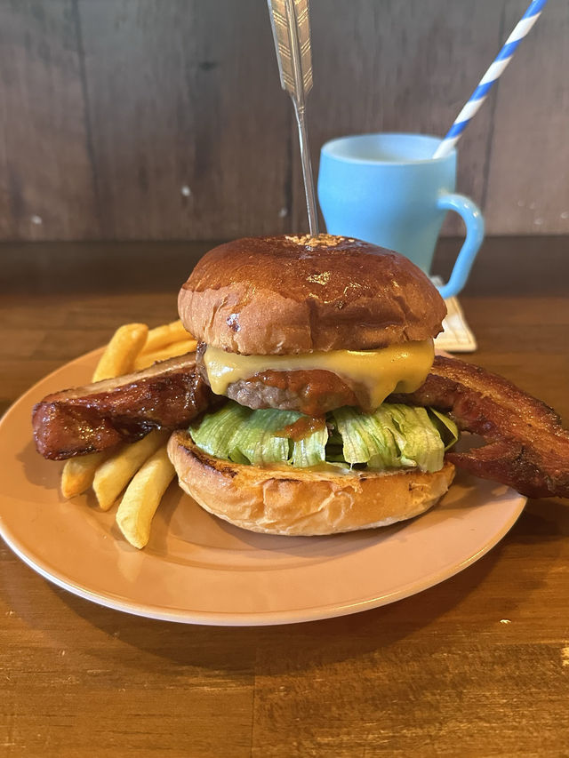 【熊本観光/グルメ】百名店のハンバーガー🍔 【熊本観光/グルメ】百名店のハンバーガー🍔