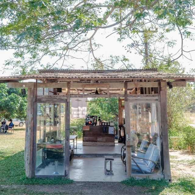 🍹FAR AWAY คาเฟ่เล็กๆ สไตล์แคมป์ปิ้ง