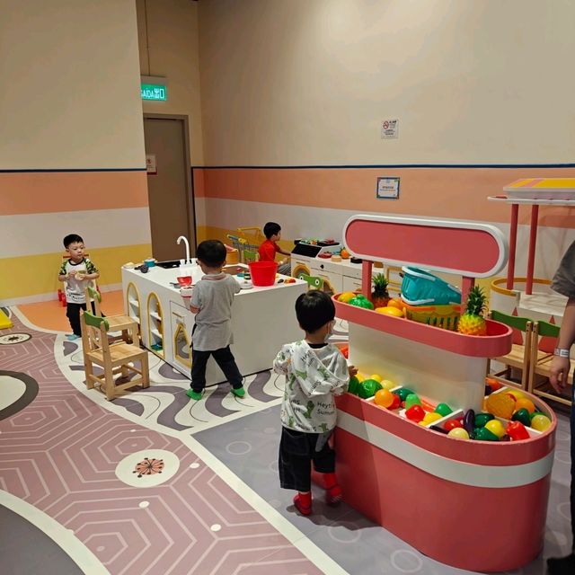 「 BEEBEELAND蜂狂天地」室內放電好去處