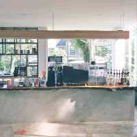 THIS COFFEE SHOP IS LOCATED INSIDE THE EMERALD CLUB HOUSE