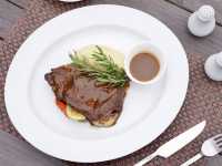 ร้านอาหารหลักของรีสอร์ต..ที่แขกนอกมาแวะมากที่สุด! 