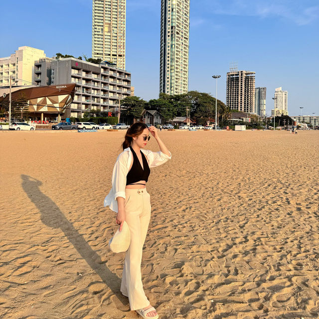 ที่พักพัทยา ติดหาดนาจอมเทียน