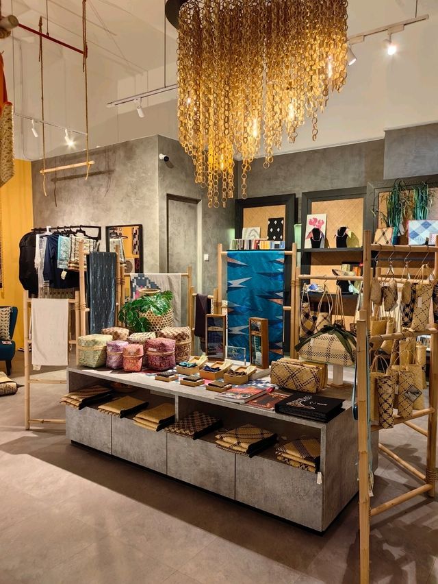 A Haven of Creative Artisan Souvenirs