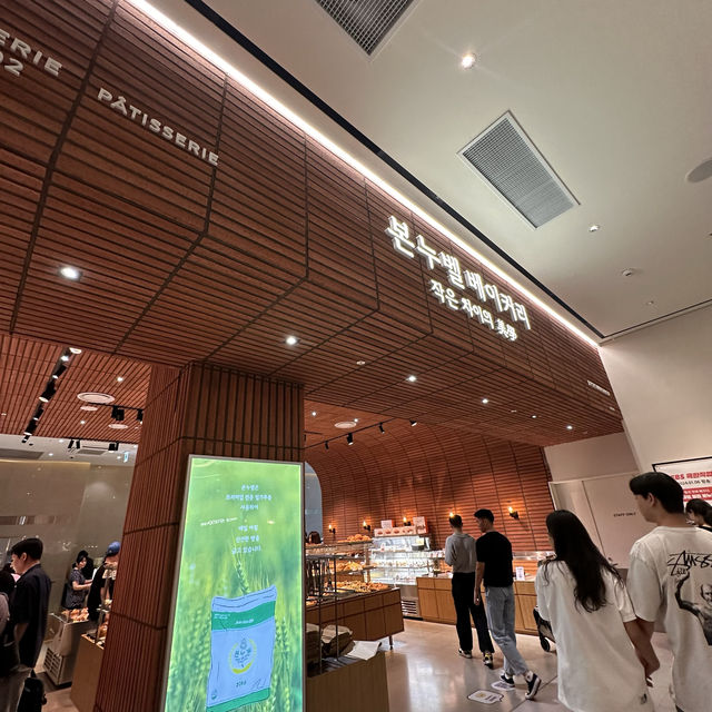 《水原》 焼き菓子、ケーキ、パンの種類も豊富🫶🏻お気に入りのベーカリーカヒェ 본누벨🥐