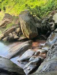 น้ำตกคำน้ำสร้าง ในอุทยานแห่งชาติภูผายล สกลนคร