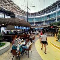 Newly renovated family friendly shopping mall!
