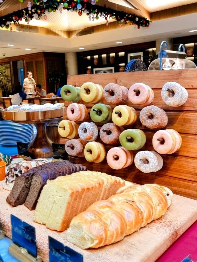 MORNING FEAST : KEMPINSKI BUFFET BREAKFAST