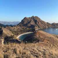 Peak Perfection: Padar Island, a Breathtaking Odyssey 