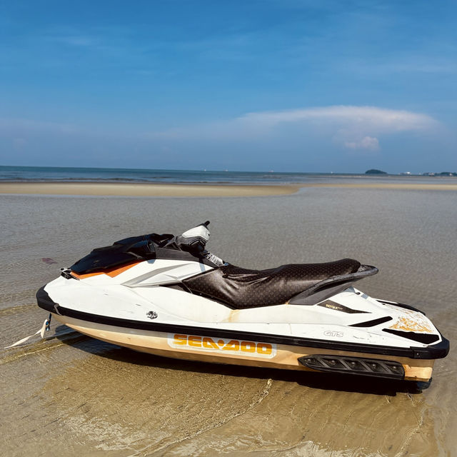 "Thrills and Waves: Water Sports at Pantai Bagan Pinang, Port Dickson"