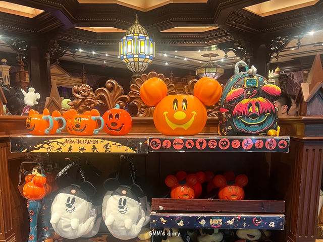 ชมขบวนพาเหรด Halloween ตื่นเต้นมากๆ 🎃✨👻