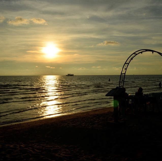 เกาะช้าง หาดทรายขาว 