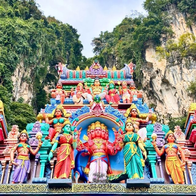 🤩 บันไดหลากสีที่ Batu Caves