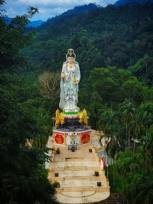 วัดสวยในหุบเขา  จ.พังงา