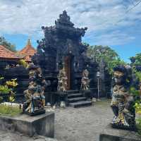 Ocean’s Embrace: A Visit to Bali’s Iconic Tanah Lot Temple 