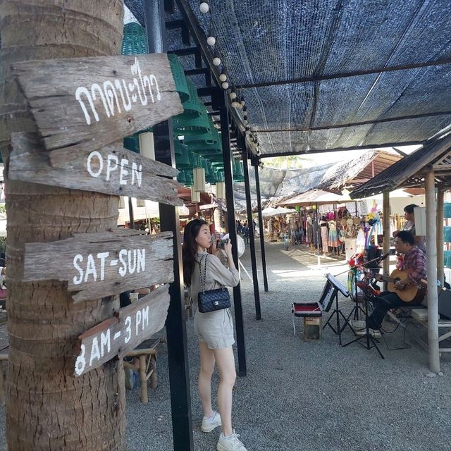Coconut market - กาดบะป๊าว เชียงใหม่