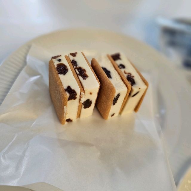[北海道 札幌] 六花亭のカフェの限定スイーツ[六花亭 札幌本店]