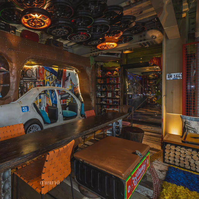 MeStyle Garage Hotel Bangkok 🛢️🪜