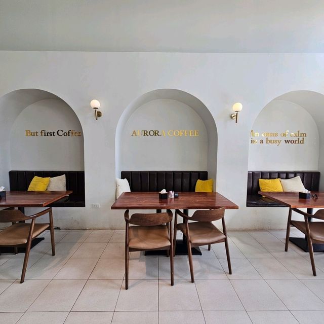 Aurora Café & Restaurant