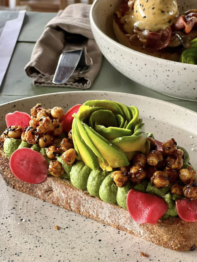 Avocado Heaven: Discover Bali’s Ultimate Green Delight at The Avocado Factory