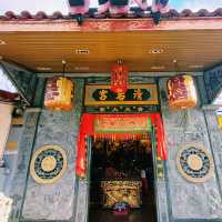 馬來西亞檳城喬治城姓氏橋上很特色的華人文化寺廟:清岩宮，孫悟空石頭雕塑，適合打卡拍照📸