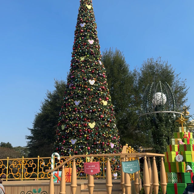 Christmas at Shanghai Disney 
